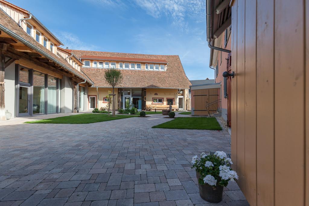 Baumgartners Dreiseithof - Historisch, Modern, Zentral Apartment Bad Krozingen Exterior photo